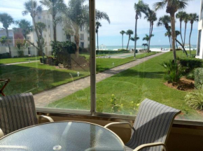 Island House Beach Resort 10N apts, Sarasota